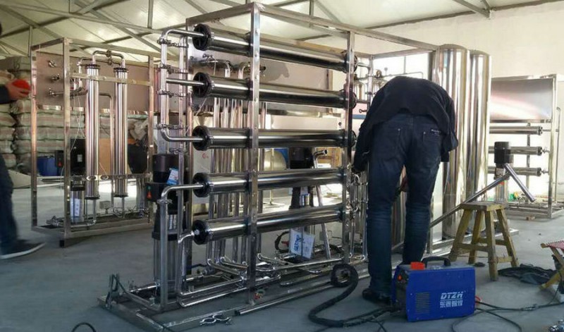 長(zhǎng)春純凈水設(shè)備長(zhǎng)春反滲透純凈水設(shè)備工業(yè)反滲透純凈水設(shè)備匯河廠家 電話咨詢可上門勘察現(xiàn)場(chǎng)量身定制