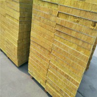 廠家批發(fā)高質(zhì)量外墻專用復合板，巖棉防火保溫板廠家【鑫燁】